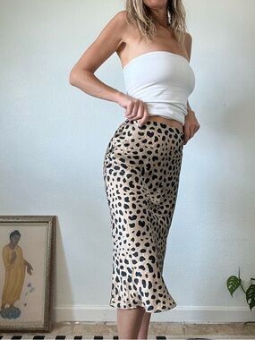 Réalisation Par Beige Satin Leopard-Spot Midi Skirt with Black Spots